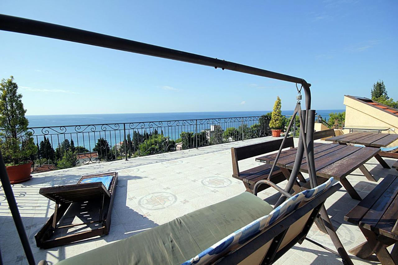 Villa Jupok Bar Buitenkant foto