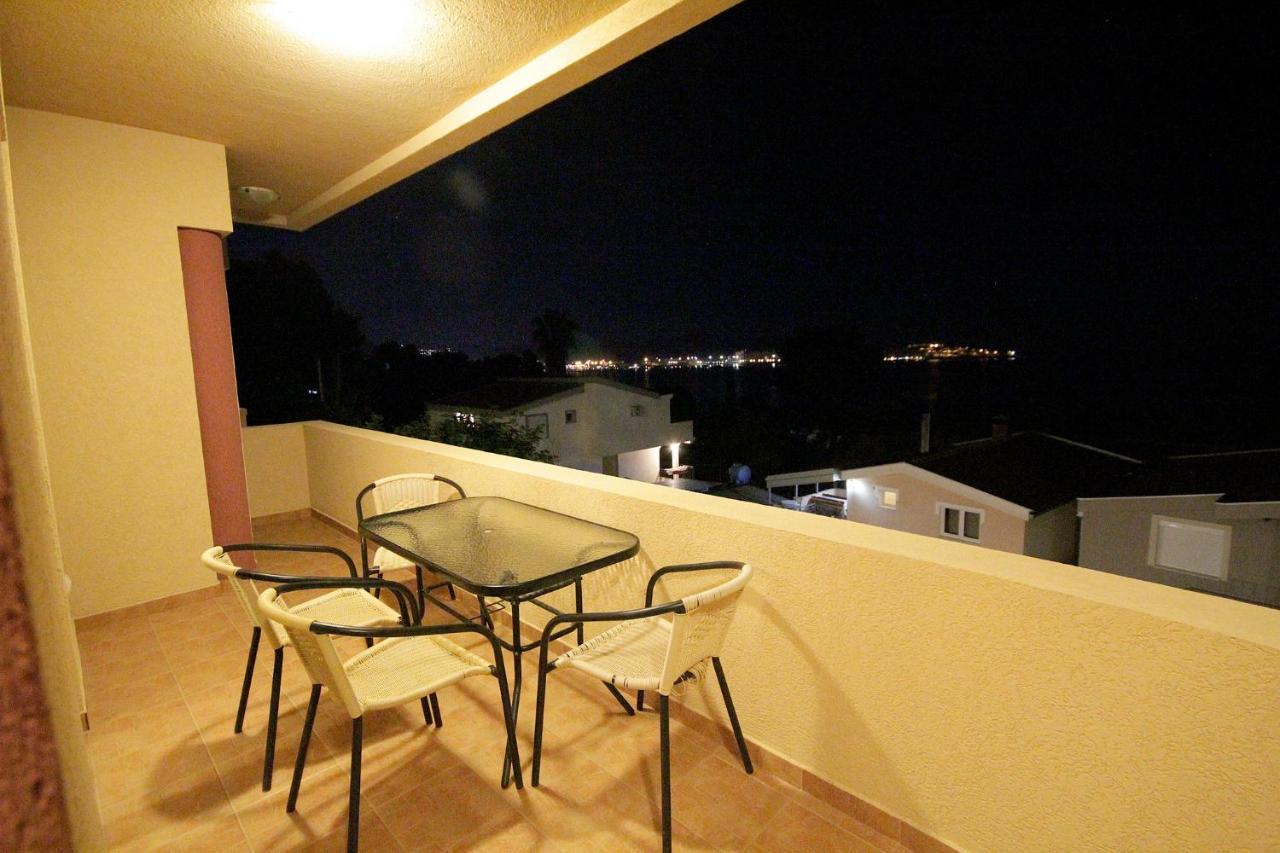 Villa Jupok Bar Buitenkant foto