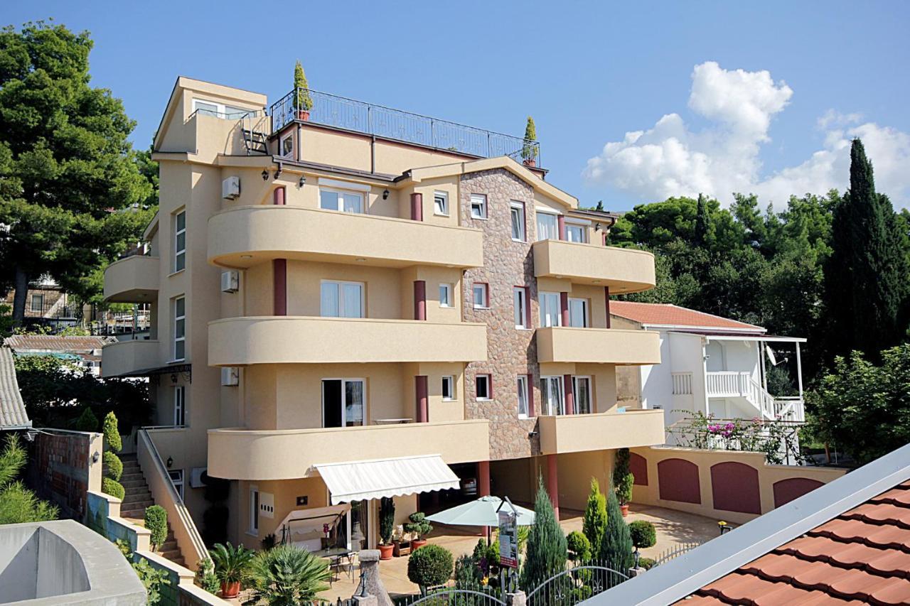Villa Jupok Bar Buitenkant foto