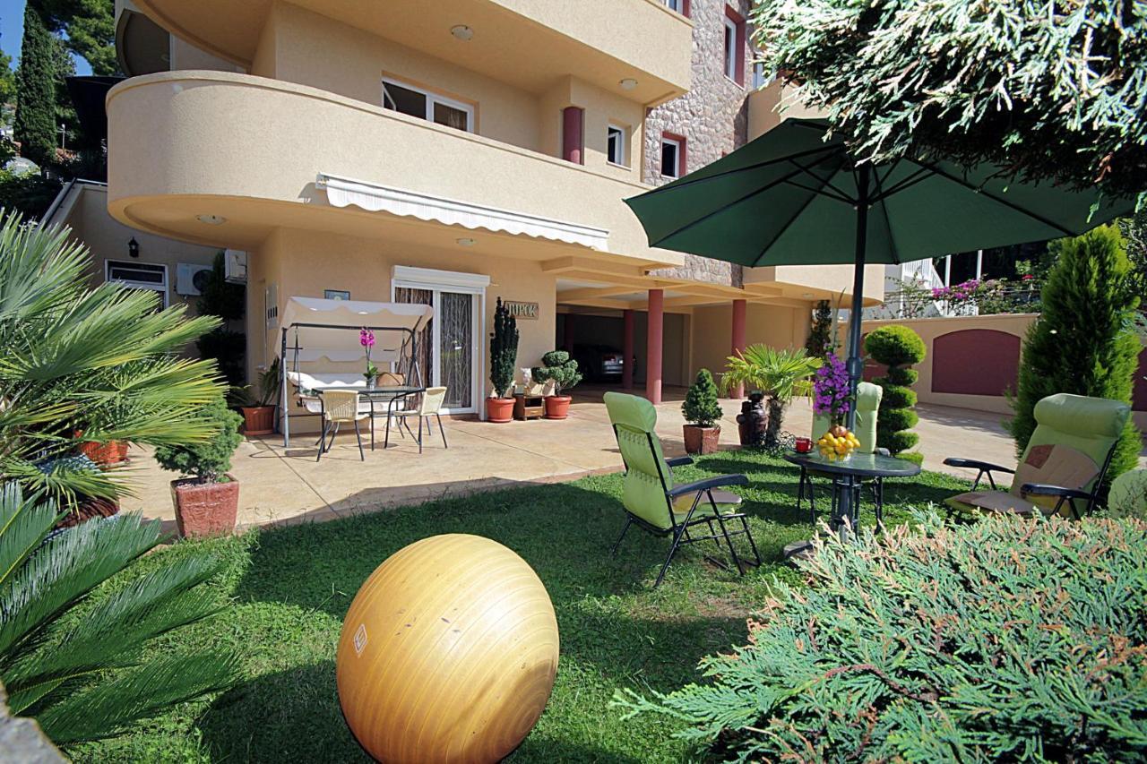 Villa Jupok Bar Buitenkant foto